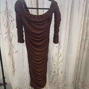Ruched Scoop-Neck Midi Dress in Chocolate Brown